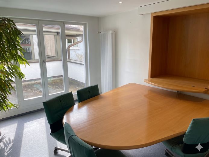 Meersburg, helle Büro-/Praxisflächen – Besprechung