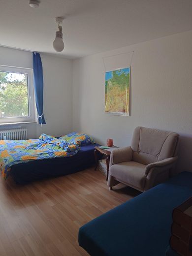 3,5 Zimmer Wohnung, hell, gut geschnitten mit 2 Balkonen und TG – 3. Zimmer
