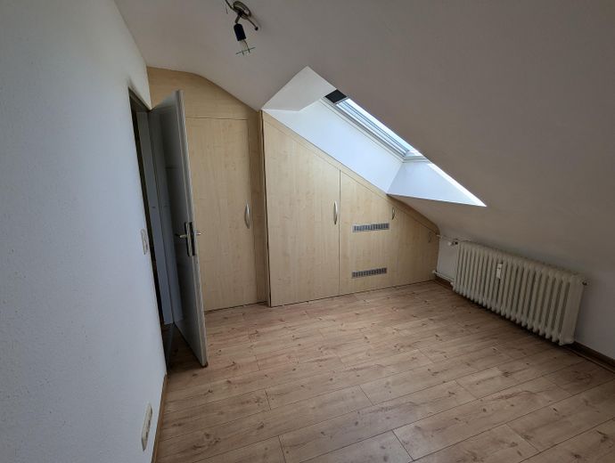 Sanierte Dachgeschosswohnung Maintal Dörnigheim – Foto 7