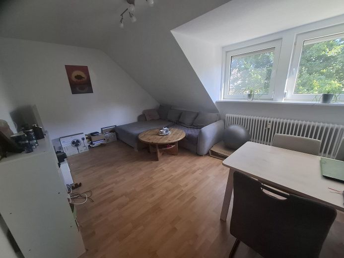 Helle 3,5-Zimmer-Dachgeschosswohnung in Essen-Bedingrade mit EBK – Foto 7