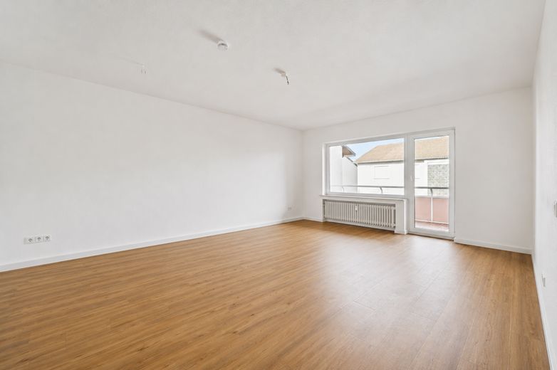 Großes, helles Wohnzimmer