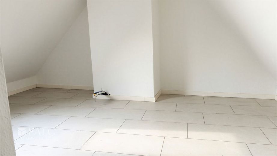 Lichtdurchflutete Maisonette-Wohnung mit zwei Balkonen in zentraler Lage von Wiesloch zu vermieten – Dachgeschoss