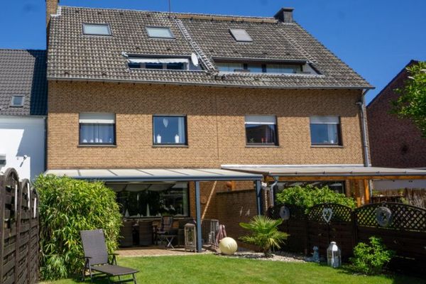 Haus-im-Haus in Moers-Asberg – 4-Zimmer-Maisonette mit Garten, Terrasse & Garage