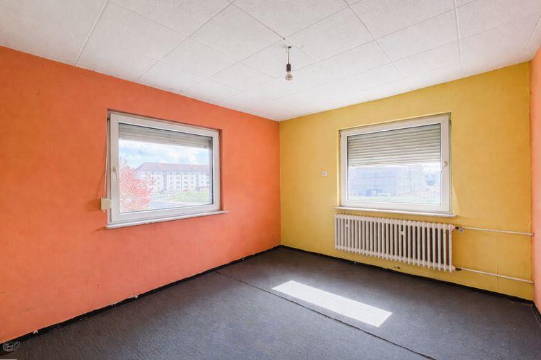 Zwei Häuser, viele Möglichkeiten: Bungalow & vielseitig nutzbares Zweithaus auf großem Grundstück – Zimmer 1 OG