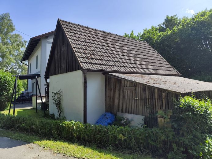 Historischer Charme trifft moderne Nachhaltigkeit: Liebevoll saniertes Einfamilienhaus in 95349 Trebgast mit Werkstatt, Garten und PV-Autarkie! – Werkstatt mit Holzlege