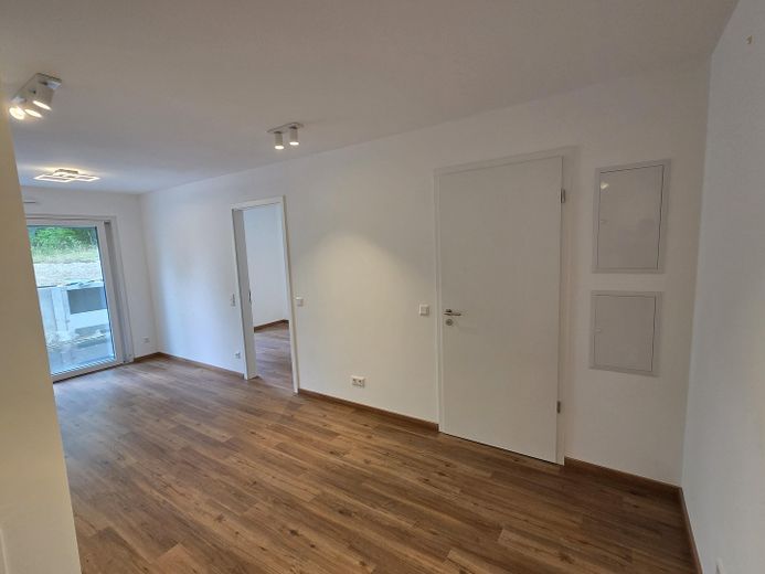 Neubau - Erstbezug - sofort verfügbar! Exklusive 2-Zi-Wohnung mit EBK und Garten sowie Tiefgarage – Eingangsbereich