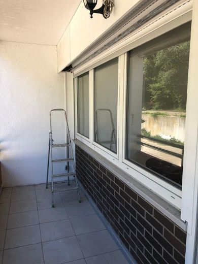 Bonito apartamento de 2 habitaciones en Kusel, incluidos gas y electricidad – Balkon