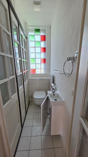 Casa a schiera modernizzata con fascino d’epoca e appartamento indipendente – Foto 16