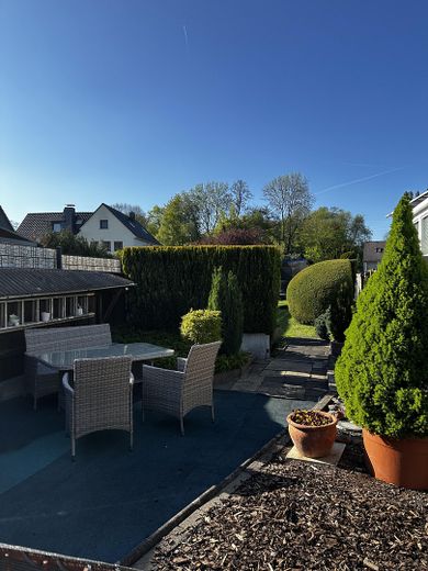 Kleines Fachwerkhaus mit großem Garten - provisionsfrei und sofort bezugsbereit – Foto 2