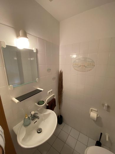 Attraktive 2-Zimmer-Maisonettewohnung in bevorzugter Wohnlage von Ratingen-Lintorf zu vermieten – G-WC
