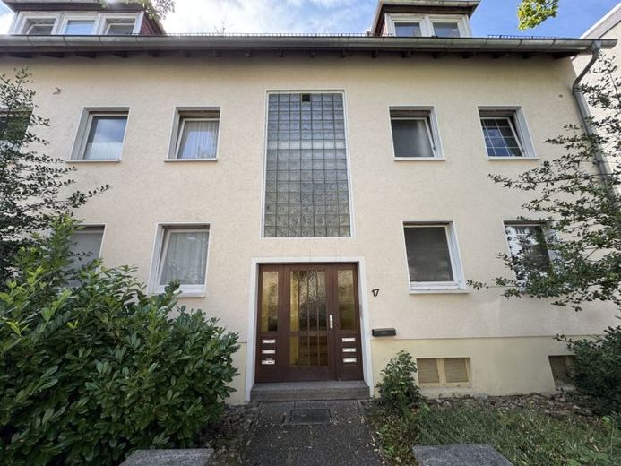Immeuble collectif dans la partie ouest de la ville, 6 unités et 5 garages – Photo 1
