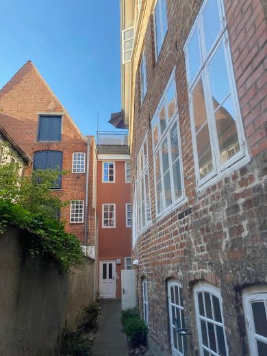 Luminoso appartamento di 2 locali in proprietà nel centro storico di Lubecca – Hinterhof 