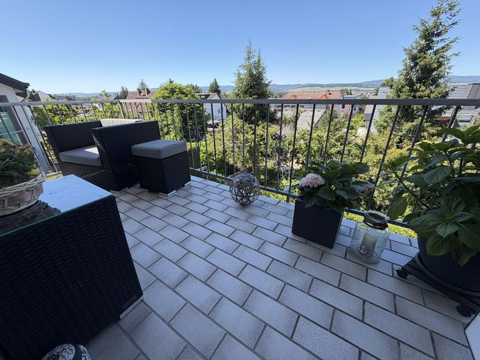Bestlage am Budenheimer Wald / Helle 3-Zimmer Wohnung mit Balkon und Garage – Balkon