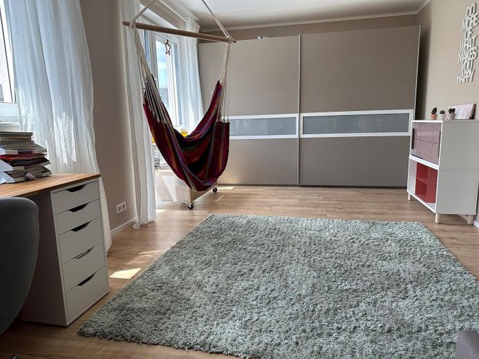 Raum zum Entfalten: Haus in Friedberg mit 120 Quadratmetern – Schlafzimmer 1