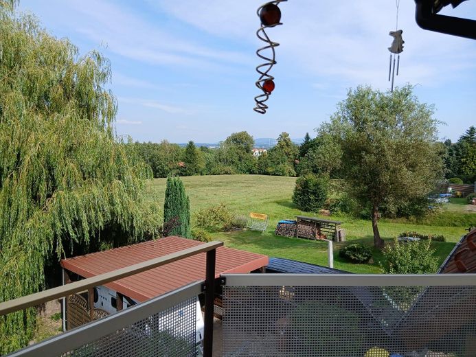 Blick v.Balkon in Garten