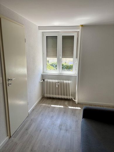 Renovierte und teilmöblierte 2-Zimmerwohnung in top Lage, nähe Berger Straße! – Schlafen Ansicht 2