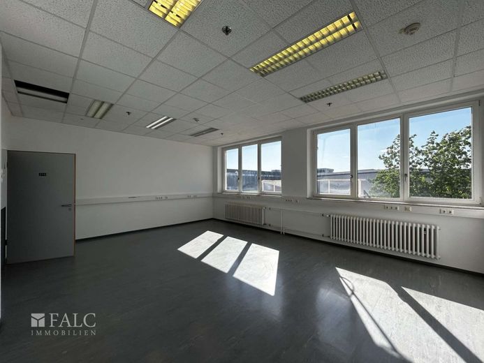 Büro 214