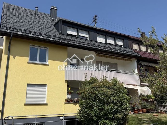 Ampio appartamento di 4 locali all’ultimo piano con balcone e bagno nuovo – Foto 1