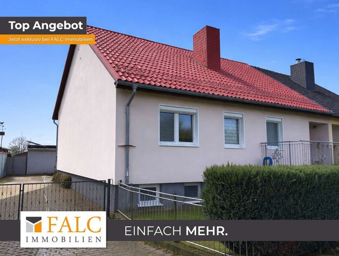 ***Viel Platz für Ihre Wohnideen - Doppelhaushälfte mit Wintergarten und großem Grundstück*** – Außenansicht