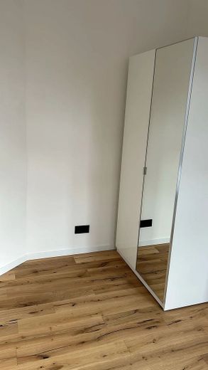 Pokój w mieszkaniu współdzielonym z dobrą infrastrukturą / Emserstraße 40, Frankfurt / WE6 / 2.OG po lewej / pok.1 – Schlafzimmer