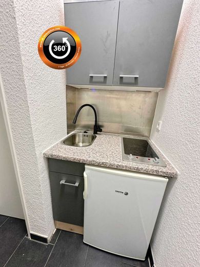 NUR für Single-Pendler-WE-Heimfahrer! Kompaktes Wohnen zw. Uni-Campus u. ZEIL – Pantry-Küche