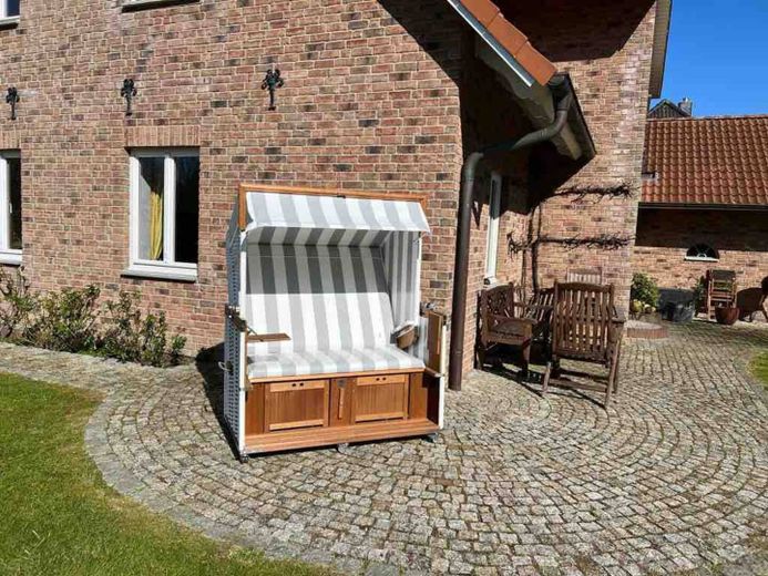 Landhaus "Rose Garden" direkt vor Sylt zu verkaufen! – Große Terrasse