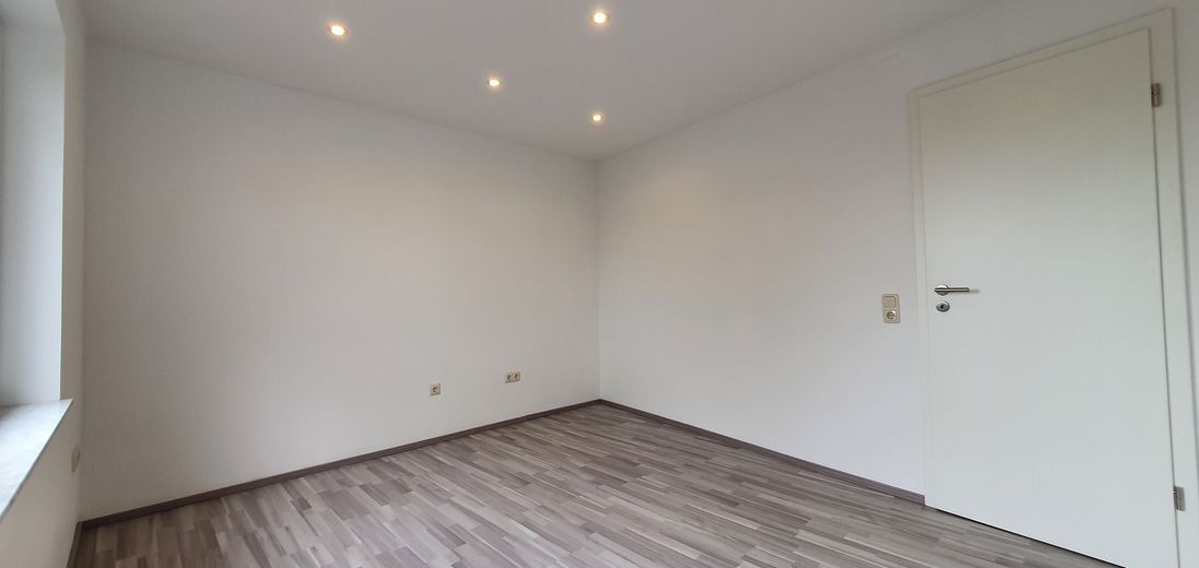 (AK5604) Modernizzato! Cucina componibile! Balcone! Garage! – Wohnen