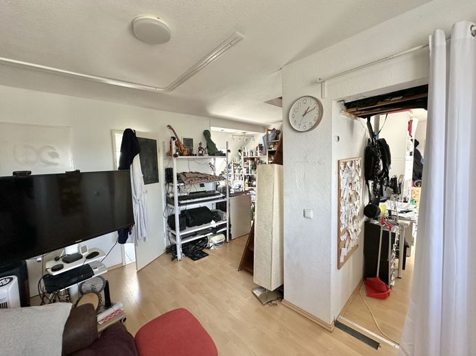 CITYHOUSE: Top-Rendite! Dachgeschosseinheit mit 3 Apartments einer Dachterrasse und Balkon! – Wohnbereich