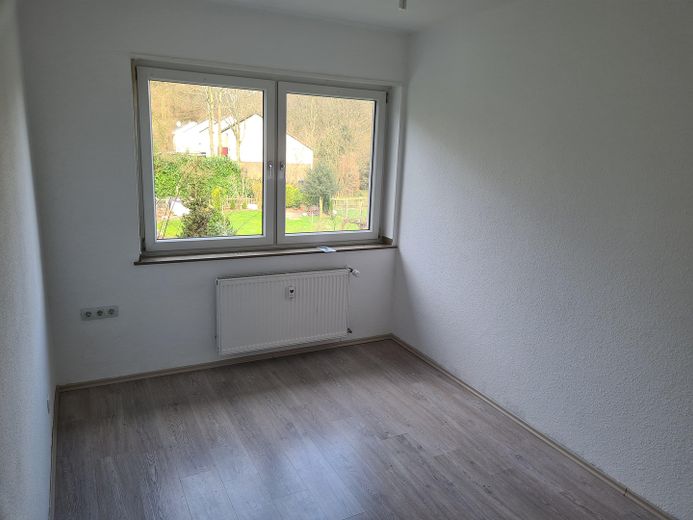 Ruhiges Wohnen, stadtnah in Ge-Buer mit Balkon, Terrasse & Garten – Beisp. Kinderzimmer Nachbarwoh