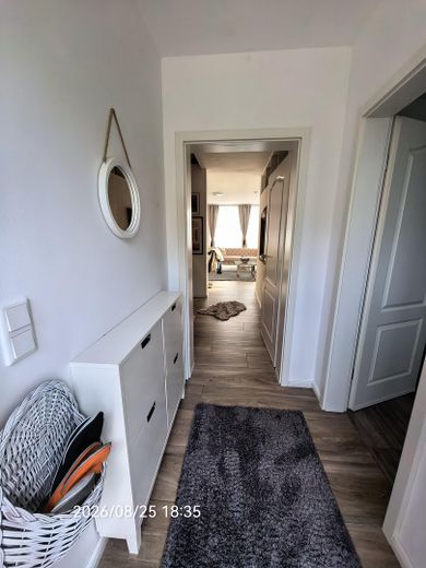Moderne möblierte Neubau-Doppelhaushälfte mit Wärmepumpe, Fußbodenheizung – Foto 6