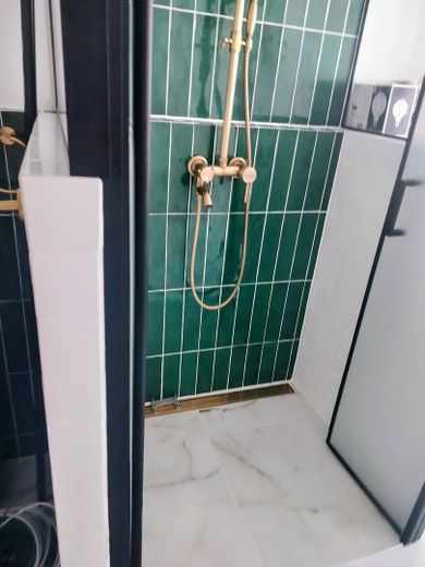 Frisch komplett renovierte Wohnung, voll ausgestattet mit hochwertigen Maßmöbeln -Provisionfrei – Foto 7