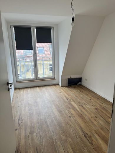 Dachgeschosswohnung Dietzgenstraße 93 – Zimmer 2