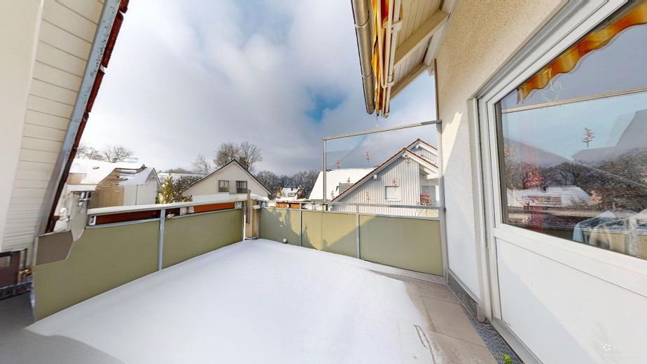 Großzügige Eigentumswohnung mit bis zu 6 nutzbaren Zimmern, 2 Balkonen und TG-Stellplatz – Foto 3