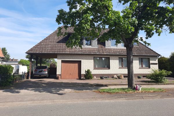 Wohnhaus mit Einliegeroption/ Mehrgeneration auf großzügigem Grundstück - provisionsfrei