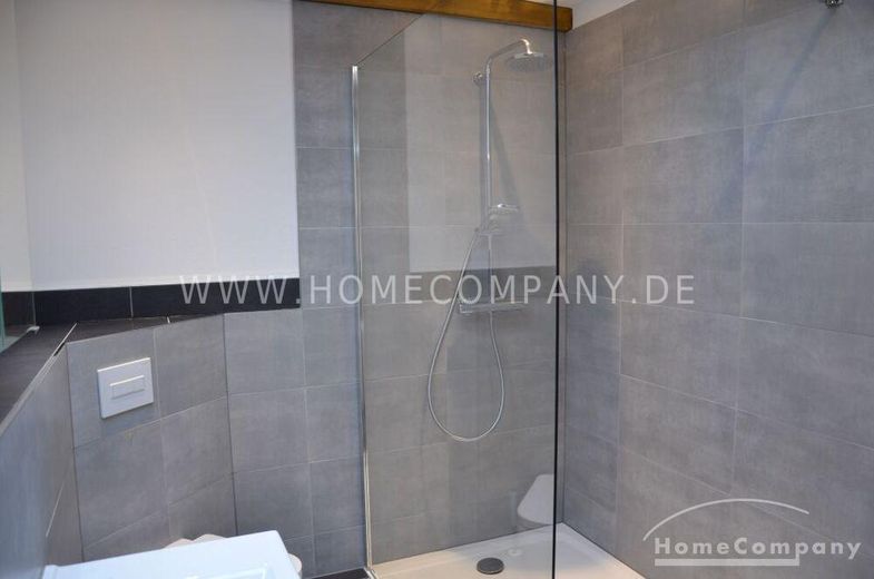 Appartamento di 3 locali, arredato. 1° piano, balcone esposto a sud. – 8c6d67f19e24ef430441732b2021d40a5133ae99.jpg
