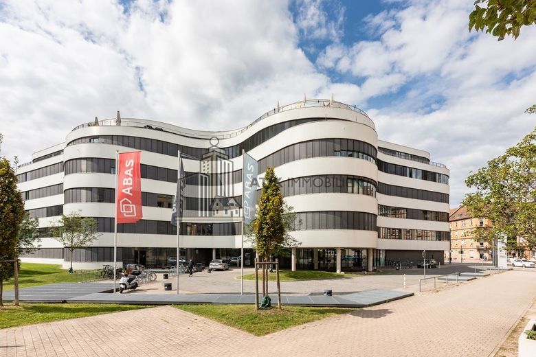 ATIK: Helle, klimatisierte Büroflächen im zentral gelegenen Synus Bürogebäude – Außenansicht