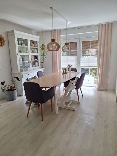 Doppelhaushälfte mit Einzelhauscharakter im Dreieck Berne-Sasel-Volksdorf – Essbereich 