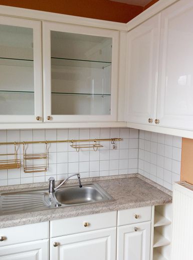 In ruhiger zentraler Lage zum Einkaufen - für Familien mit Balkon 1. Stock – Küche