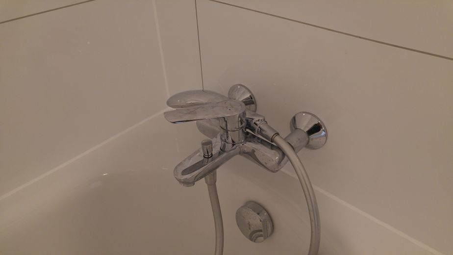 Topsanierte DG Wohnung, WG geeignet, Einbauküche, zentral – Foto 40