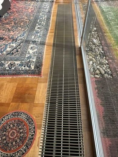ARCHITEKTENHAUS - beste Wohnlage - besondere Immobilie - Garten und weiter Raum rundum! – 34 WoZi - Heizungsabdeckung