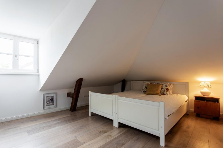 Großzügige Dachgeschoßwohnung – Schlafzimmer 2