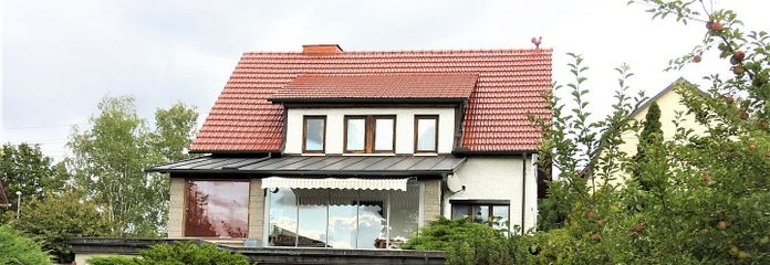 Haus mit Einfahrt