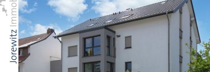 Bi-Mitte - Nähe Heeper-Fichten: Neuwertige 2 Zimmer-Wohnung mit Balkon, Einbauküche und Carport