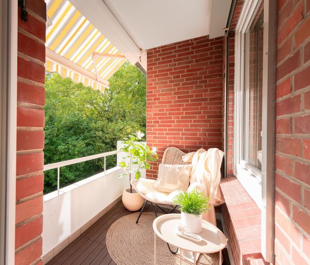 Provisionsfrei – frisch kernsanierte 3-Zimmer-Wohnung mit Balkon und Tiefgarage in Winterhude – Balkon