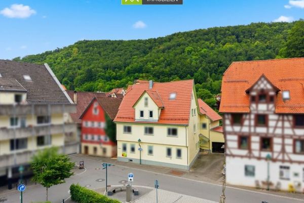 360° | Affascinante appartamento mansardato con terrazza sul tetto e sottotetto abitabile nel cuore di Blaubeuren