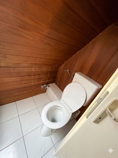 Vermietete Kapitalanlage in Innenstadtnähe – Toilette