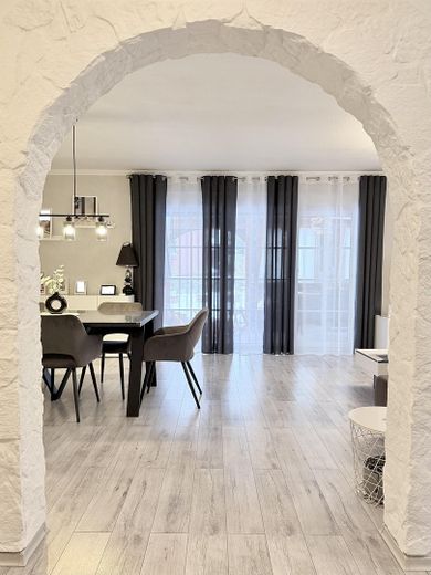 Blick aus Diele in Wohn-Esszim