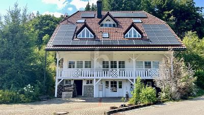 LANDHAUS MIT PANORAMASICHT – 1786121846_eefc9a.jpg