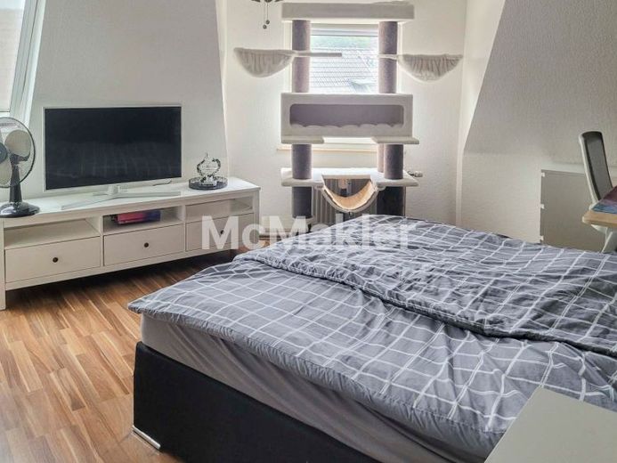 Geleceği olan sağlam yatırım – aile dostu konumda bakımlı çatı katı dairesi – Foto 1