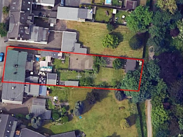 ENTWICKLUNGSOBJEKT AUF 931 M² GRUNDSTÜCK – Foto 1